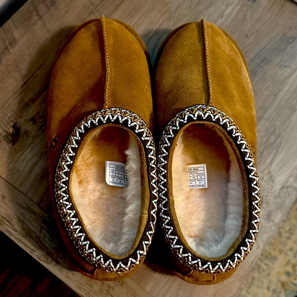 Ugg Tasman slippers size 8